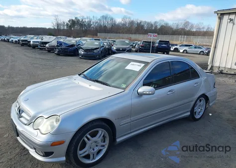 2004 Mercedes-Benz C 32 Amg z USA, uszkodzony, nr VIN WDBRF65J54F487465